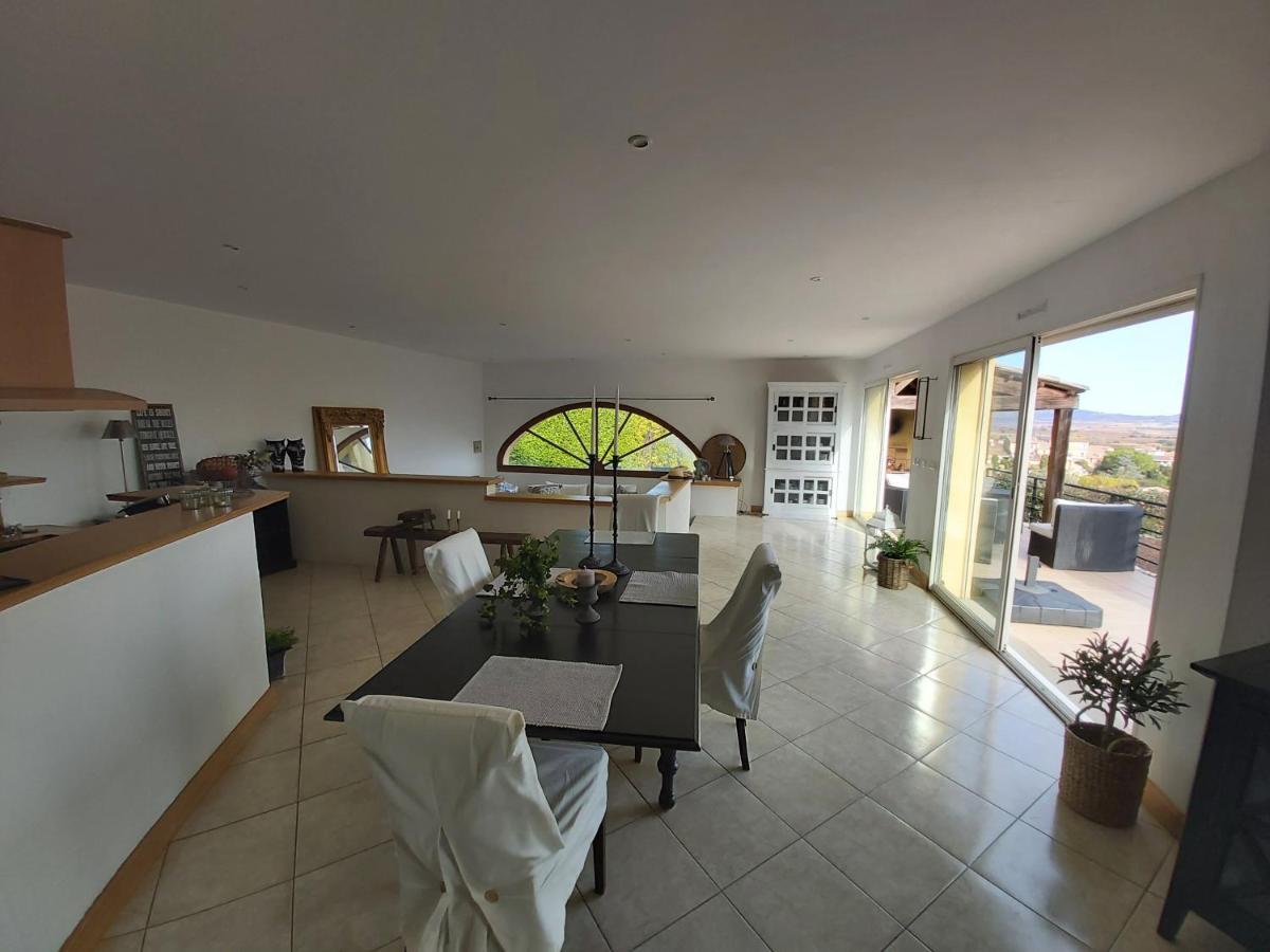 Beautiful Villa With A Stunning View Roujan エクステリア 写真